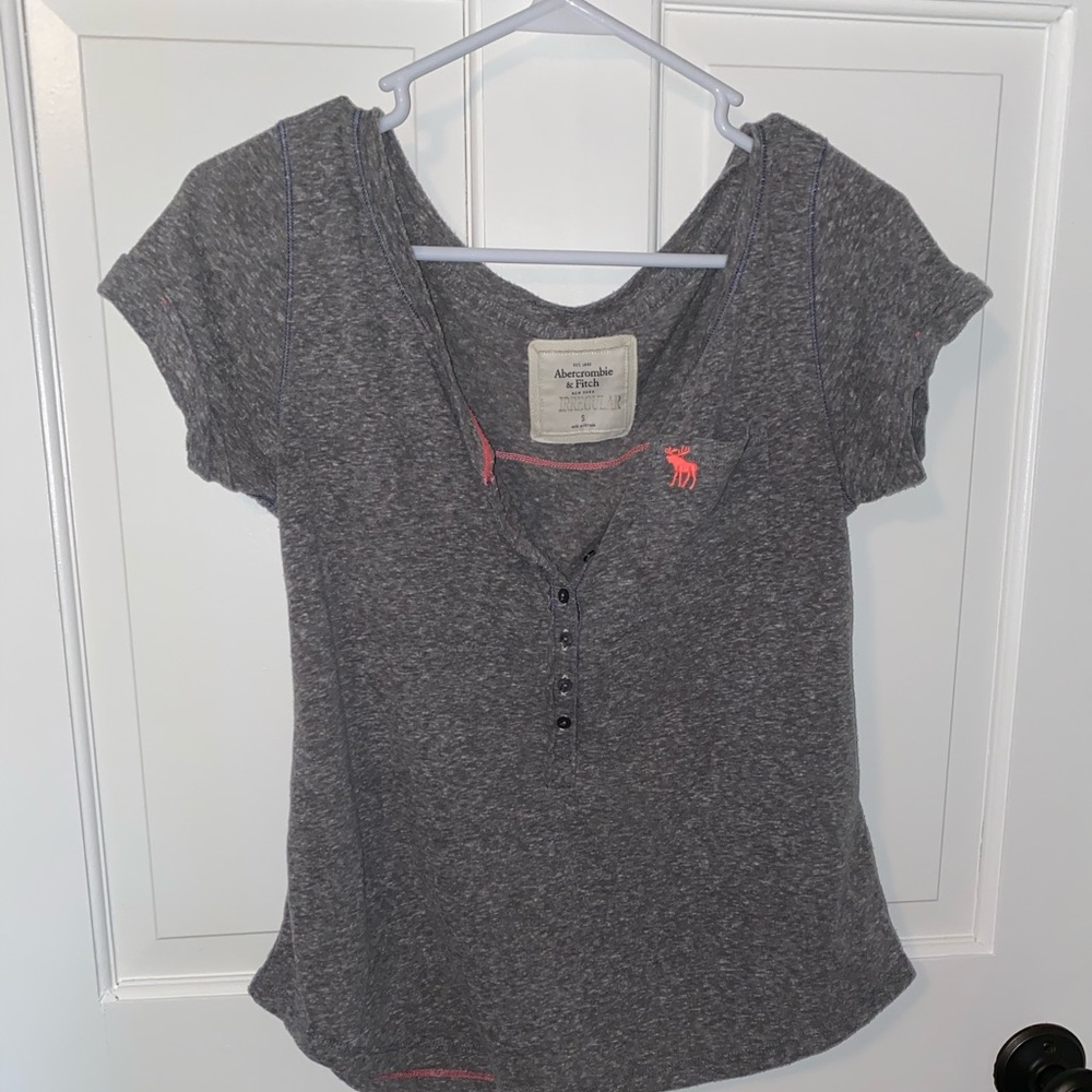 Hollister t-shirt